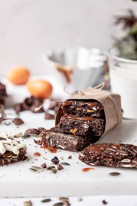 Barritas proteicas caseras con almendras y dátiles